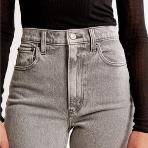 Abercrombie & Fitch Ultra High Rise 90s Straight Jean
